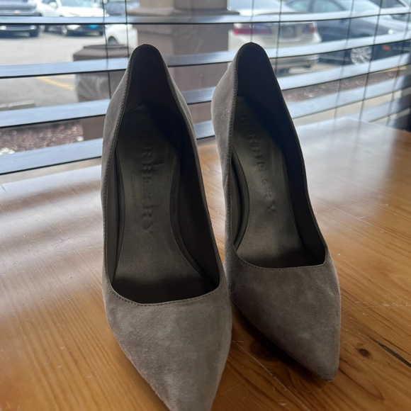 Burberry Hazel Snakeskin Wedge Pump Hee Light Grey Taupe Melange 38.5 EU - Picture 2 of 9